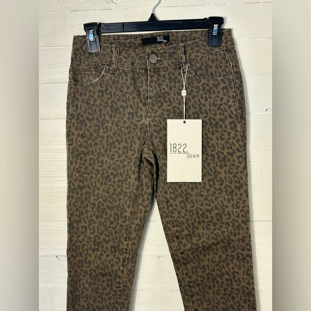 NWT 1822 Denim animal cheetah print, brown and black, skinny ankle. Size 25 (2)